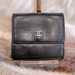 CHANEL - Black Leather CC double-sided bifold wallet